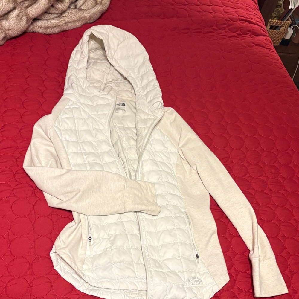 The North Face Women's Off-White Puffer Jacket